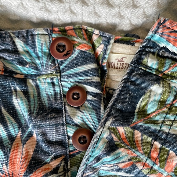 Men’s Hollister shorts - Picture 3 of 3